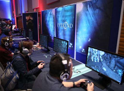 Students play Everend during a game expo on campus. 