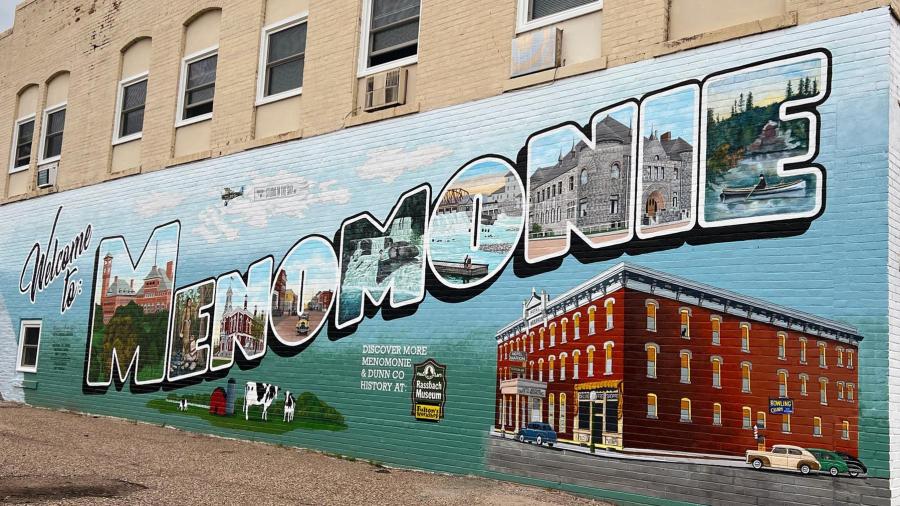 Welcome to Menomonie mural