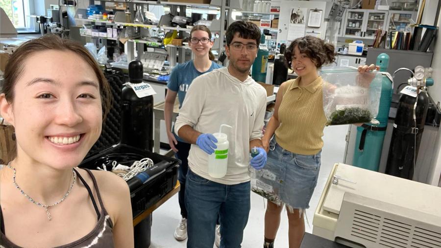 LAKES 2023 students in the lab
