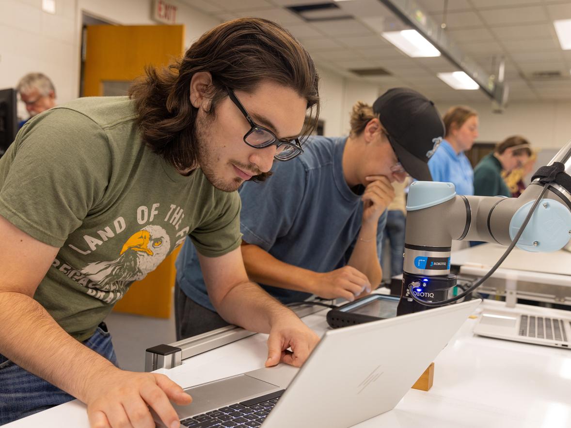 CAM-AI will engage UW-Stout engineering faculty and graduate engineering students on industry projects.