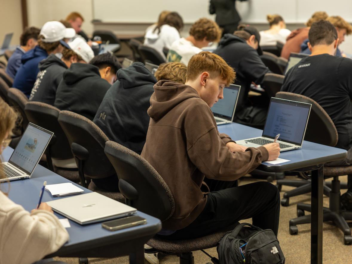 UW-Stout faculty integrate A.I. research in machine learning, business technology, composition courses Featured Image