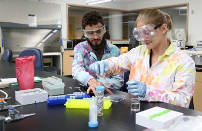 Students in the Biology Lab at UW-Stout.