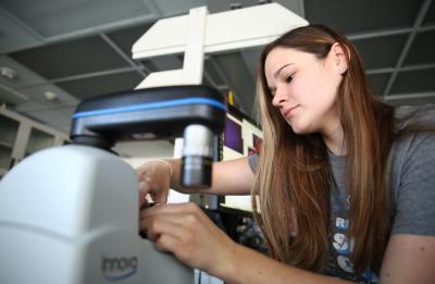 UW-Stout students in a Physics lab.