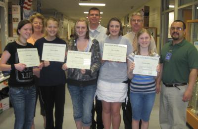 Chris DeLeon with Hudson Middle School STEM students. 