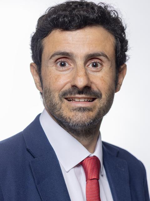 Headshot of Ediz Kaykayoglu