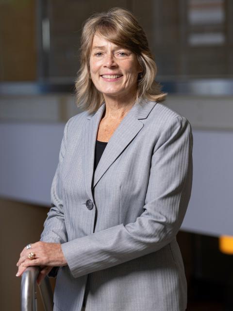 Lora Benrud